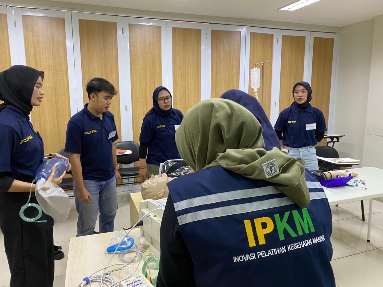 Pelatihan Basic Trauma Cardiac Life Support (BTCLS)