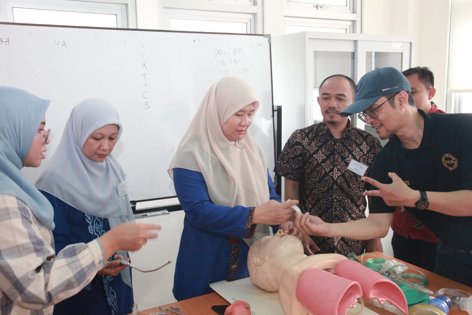 Pelatihan BTCLS, Rumah Sakit Mata Cicendo Bandung bersama PT. Inovasi Pelatihan Kesehatan Mandiri