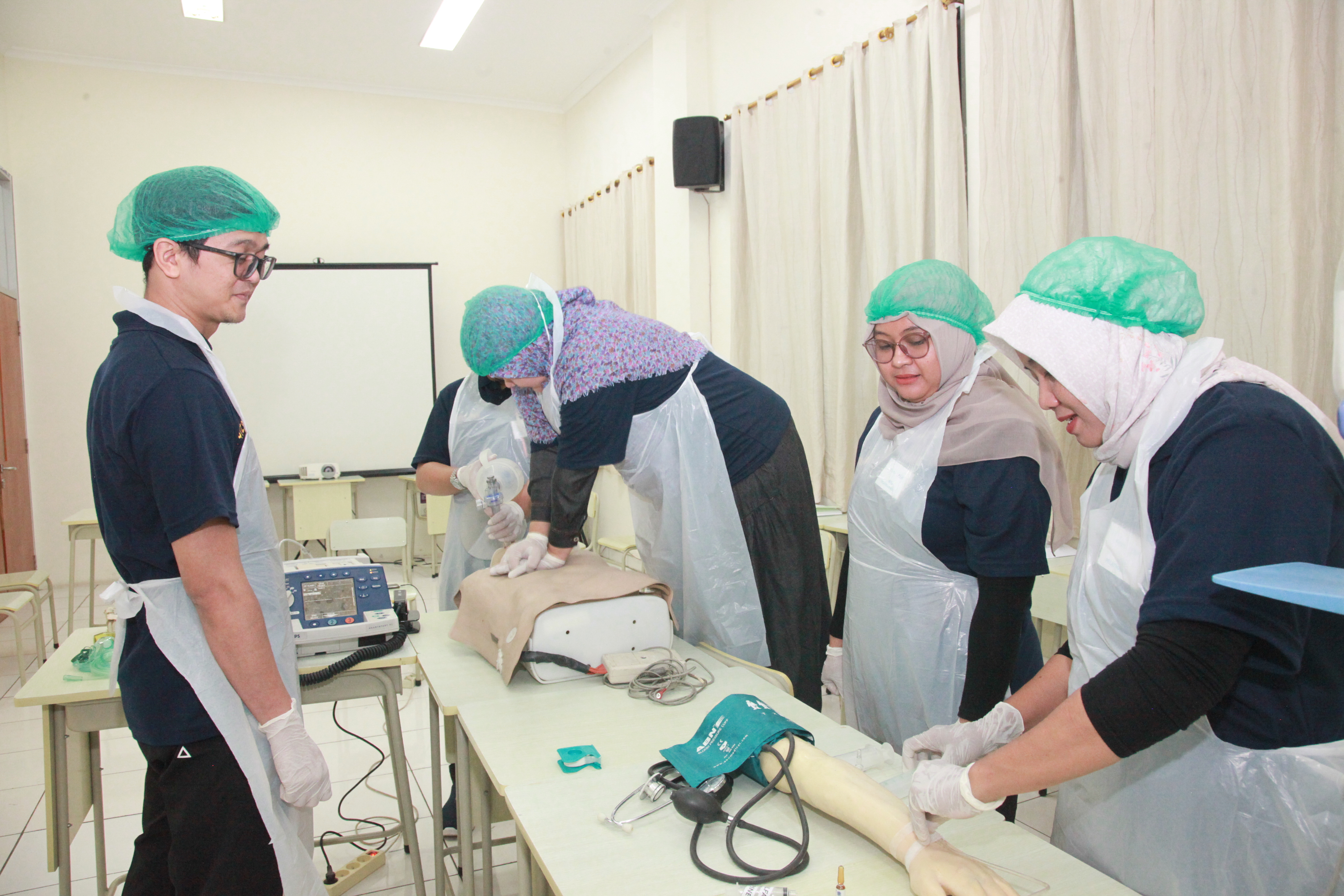 Pelatihan BTCLS, Rumah Sakit Mata Cicendo Bandung bersama PT. Inovasi Pelatihan Kesehatan Mandiri